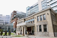 8월 28일 서울 종로구 경교장에서 특별전 ‘백범 김구, 세계의 가치가 되다’가 열리고 있다. 국가유산청과 서울역사박물관이 백범 김구 선생 탄생 150주년을 맞아 마련한 이번 전시는 오는 30일까지 진행된다.