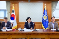 한성숙 국무총리가 8월 31일 서울 정부서울청사에서 전남광주통합특별시 지원위원회 회의를 주재하고 있다.