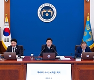 이재명 대통령이 9월 3일 청와대에서 열린 수석보좌관회의에서 발언하고 있다.