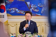 이재명 대통령이 9월 4일 청와대에서 열린 시민사회 초청 간담회에서 인사말을 하고 있다.