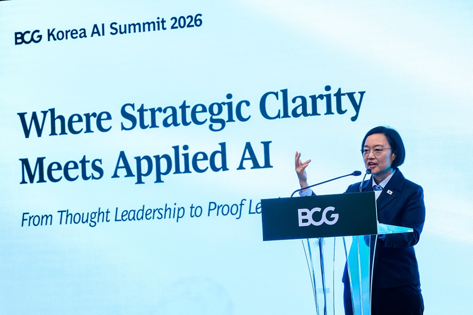 한성숙 국무총리가 9월 4일 서울 용산구 그랜드 하얏트 호텔에서 열린 'BCG코리아 인공지능(AI) 서밋'에서 축사하고 있다.