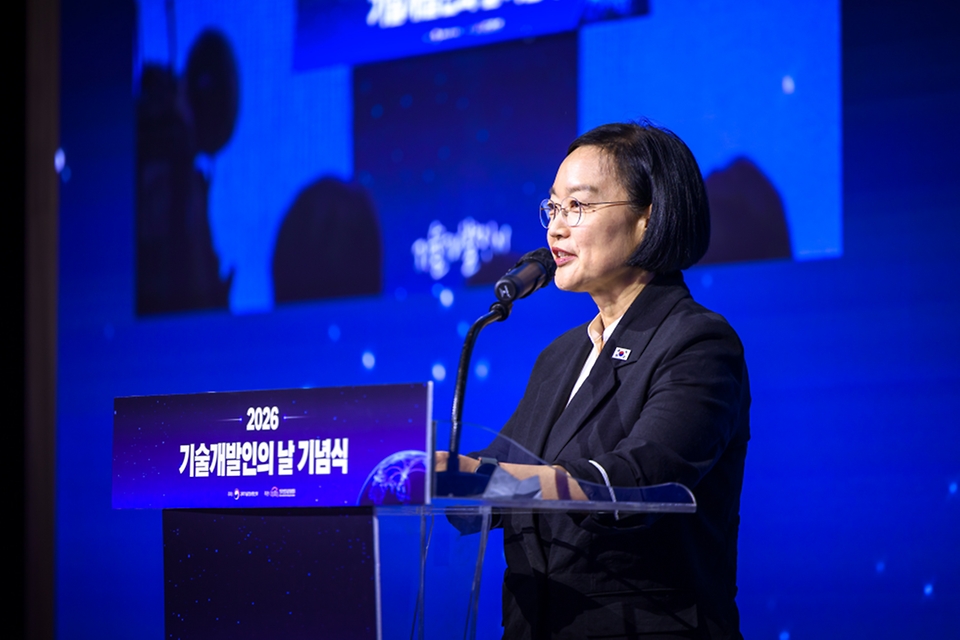 한성숙 국무총리가 9월 7일 서울 영등포구 페어몬트 앰배서더 서울에서 열린 2026 기술개발인의 날 기념식에서 기념사를 하고 있다.