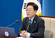 이재명 대통령이 9월 11일 청와대에서 열린 수석보좌관회의에서 발언하고 있다.