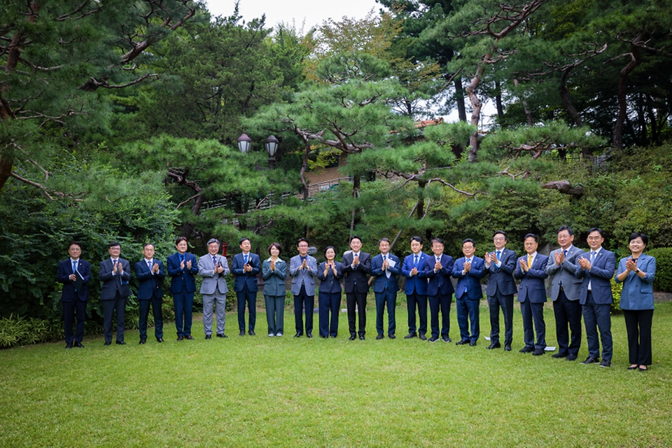 한성숙 국무총리가 9월 13일 서울 종로구 삼청동 국무총리 서울공관에서 열린 고위당정협의회에서 발언하고 있다.