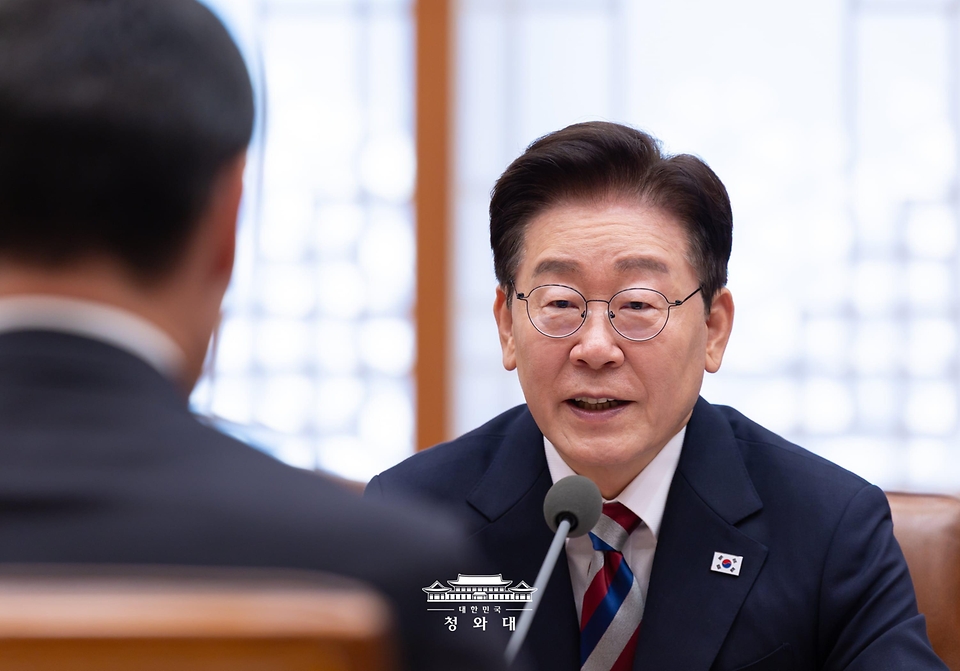 이재명 대통령이 9월 15일 청와대에서 열린 세르다르 베르디무하메도프 투르크메니스탄 대통령과의 확대 정상회담에서 발언하고 있다.