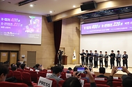 9월 15일 서울 여의도 국회에서 열린 K-컬쳐 400조·K-콘텐츠 220조 비전선포식에서 공동대표 공동 낭독을 하고 있다. 