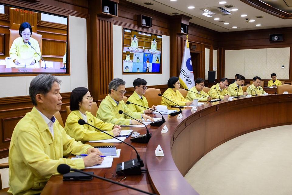 한성숙 국무총리가 9월 16일 서울 종로구 정부서울청사에서 열린 제23차 국가테러대책위원회 회의에서 발언하고 있다.