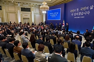 이재명 대통령이 9월 18일 청와대 영빈관에서 기자회견을 하고 있다.