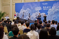 이재명 대통령이 9월 19일 청와대에서 열린 청년의 날 기념식에서 기념사를 하고 있다.
