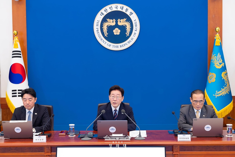 이재명 대통령이 9월 21일 청와대에서 열린 수석보좌관회의에서 발언하고 있다.