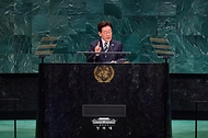이재명 대통령이 9월 22일(현지 시간) 미국 뉴욕 유엔본부 총회장에서 기조연설을 하고 있다.