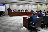송기호 국가안보실 제3차장이 9월 23일 서울 송파구 한국인터넷진흥원에 마련된 민·관·군 합동 사이버상황실을 방문해 연휴기간 사이버위협 모니터링 및 비상대응체계를 점검하고 있다.