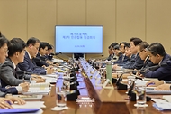 이재명 대통령이 9월 29일 청와대에서 열린 메가프로젝트 제3차 민관합동 점검회의에서 발언하고 있다.