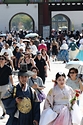 문화체육관광부는 지난 8월까지 한국을 방문한 외국인 관광객 수가 전년 동기 대비 21% 증가했다고 밝혔다. 8월 한 달간 방한객 수는 225만 명으로, 전년 동기 대비 23.3% 늘어났다. 월별 수치와 누적 수치 모두 집계 이후 역대 최대치를 기록했다. 사진은 9월 30일 서울 경북궁을 찾은 외국인 관광객의 모습.