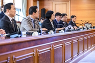 한성숙 국무총리가 9월 30일 서울 종로구 정부서울청사에서 제3차 범부처 주택 신속공급 점검회의를 주재하고 있다.