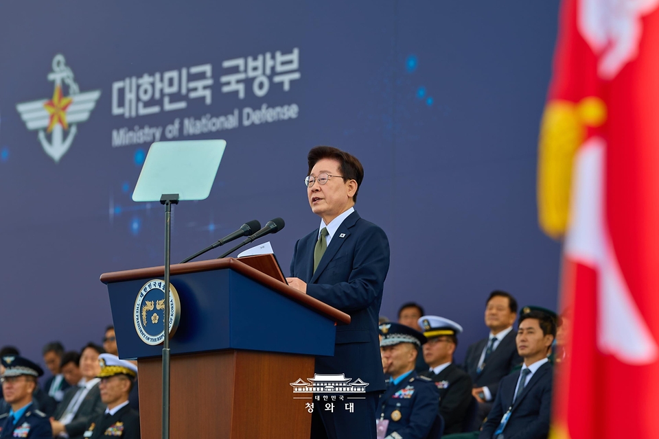 이재명 대통령이 10월 1일 충남 계룡대에서 열린 제78주년 국군의 날 기념행사에서 기념사를 하고 있다.