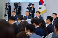 이재명 대통령이 10월 2일 세종특별자치시에서 열린 민원혁신 사례보고회에서 모두발언을 하고 있다.