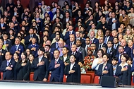 한성숙 국무총리가 10월 3일 서울 종로구 세종문화회관에서 열린 제4358주년 개천절 경축식에서 경축사를 하고 있다.
