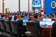 이재명 대통령이 10월 6일 청와대에서 국무회의를 주재하고 있다.