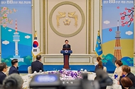 이재명 대통령이 10월 7일 청와대에서 열린 재일본대한민국민단 창단 80주년 기념 간담회에서 환영사를 하고 있다.