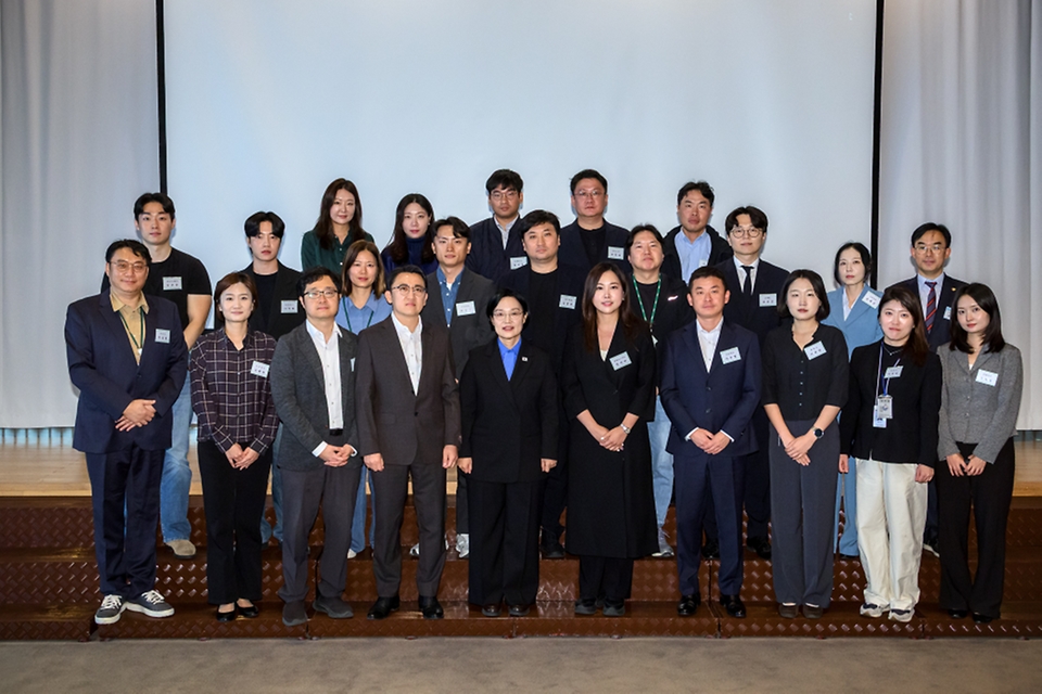 한성숙 국무총리가 10월 7일 세종시 총리세종공관에서 출입기자단 오찬간담회를 주재하고 있다.
