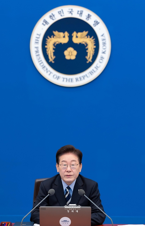 이재명 대통령이 10월 13일 청와대에서 열린 국무회의에서 발언하고 있다.