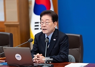 이재명 대통령이 10월 13일 청와대에서 열린 국무회의에서 발언하고 있다.