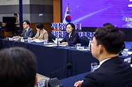 한성숙 국무총리가 10월 15일 대전시 한국전자통신연구원 국제회의장에서 열린 지역 창업생태계 활성화 대토론회에 참석하고 있다.