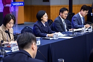 한성숙 국무총리가 10월 15일 대전시 한국전자통신연구원 국제회의장에서 열린 지역 창업생태계 활성화 대토론회에 참석하고 있다.