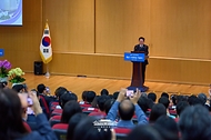 이재명 대통령이 10월 16일 서울 동작구 중앙대학교에서 열린 개교 110주년 기념식에서 축사를 하고 있다.