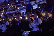 이재명 대통령과 김혜경 여사가 10월 16일 제주 서귀포시 제주월드컵경기장에서 열린 제107회 전국체육대회 개회식에 참석하고 있다.