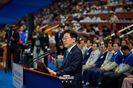 이재명 대통령이 10월 16일 제주월드컵경기장에서 열린 제107회 전국체육대회 개회식에서 기념사를 하고 있다.