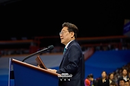 이재명 대통령이 10월 16일 제주월드컵경기장에서 열린 제107회 전국체육대회 개회식에서 기념사를 하고 있다.