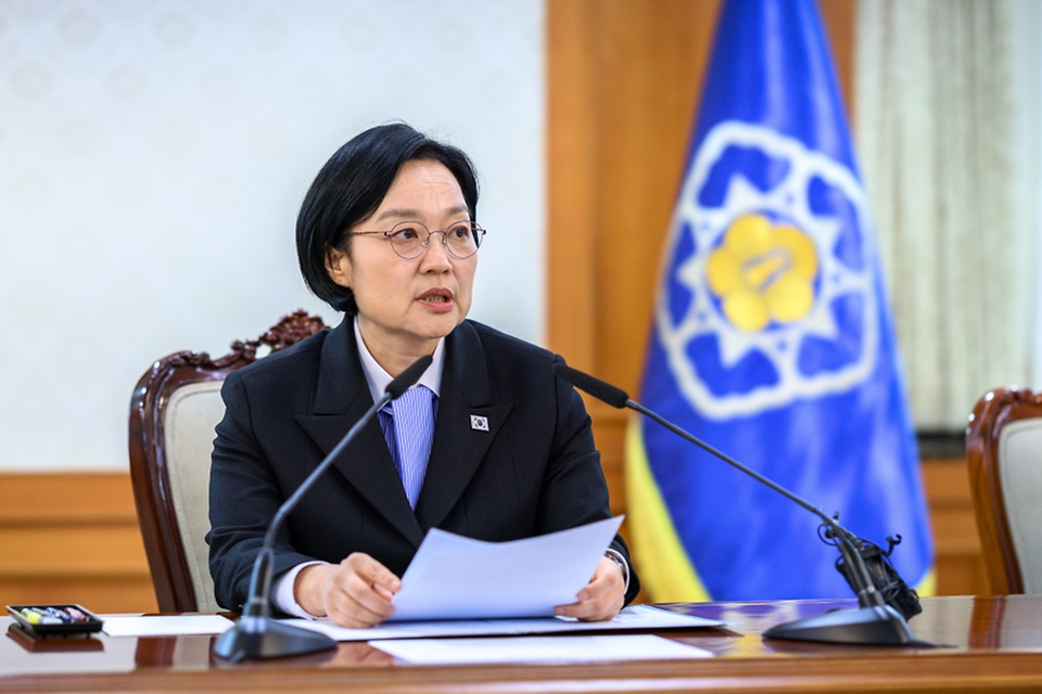 한성숙 국무총리가 10월 20일 서울 종로구 정부서울청사에서 열린 정부업무평가위원회 회의에서 발언하고 있다.