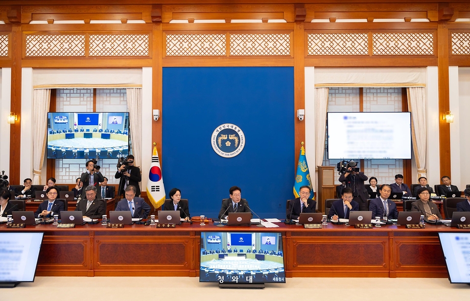 이재명 대통령이 10월 20일 청와대에서 열린 국무회의에서 발언하고 있다.