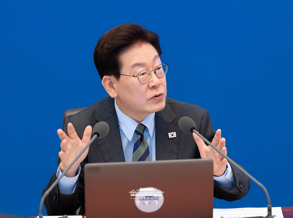 이재명 대통령이 10월 20일 청와대에서 열린 국무회의에서 발언하고 있다.
