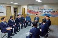 이재명 대통령이 10월 20일 인천 계양산전통시장을 방문, 상인들과 간담회를 하고 있다.