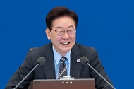 이재명 대통령이 10월 27일 청와대에서 열린 국무회의에서 발언하고 있다.
