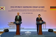이재명 대통령과 프리드리히 메르츠 독일 총리가 10월 29일 청와대에서 공동언론발표를 하고 있다.