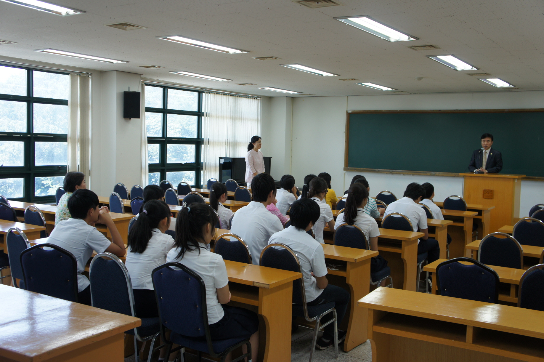 [11.7.21]차관, 하늘꿈학교 및 나르샤 현장방문 - 사진 | 멀티미디어 | 대한민국 정책브리핑 [11.7.21]차관, 하늘꿈학교 및 나르샤 현장방문