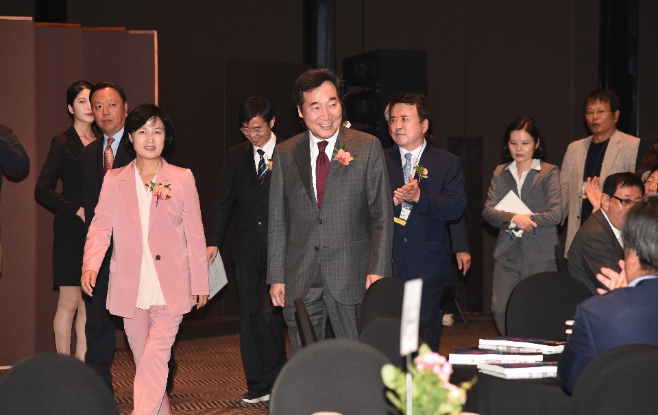 이낙연 국무총리가 9월 20일 서울 중구 플라자호텔에서 열린 아주경제 GGGF 포럼에 참석하고 있다.