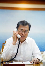 도널드 트럼프 미국 대통령과의 통화 사진 2