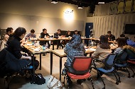 장하성 정책실장, 청년들과 최저임금 토론 사진 2