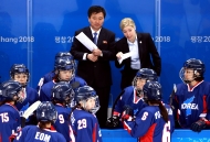 여자 아이스하키 조별예선 2차전 남북 단일팀 대 스웨덴 경기 사진 8