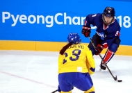 여자 아이스하키 조별예선 2차전 남북 단일팀 대 스웨덴 경기 사진 2