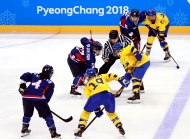여자 아이스하키 조별예선 2차전 남북 단일팀 대 스웨덴 경기 사진 1
