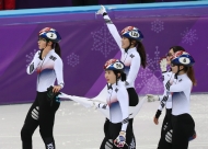 쇼트트랙 여자 3,000m 계주 결승 경기, 한국 선수 금메달 사진 6
