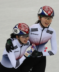 쇼트트랙 여자 3,000m 계주 결승 경기, 한국 선수 금메달 사진 8