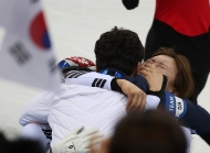 쇼트트랙 여자 3,000m 계주 결승 경기, 한국 선수 금메달 사진 4