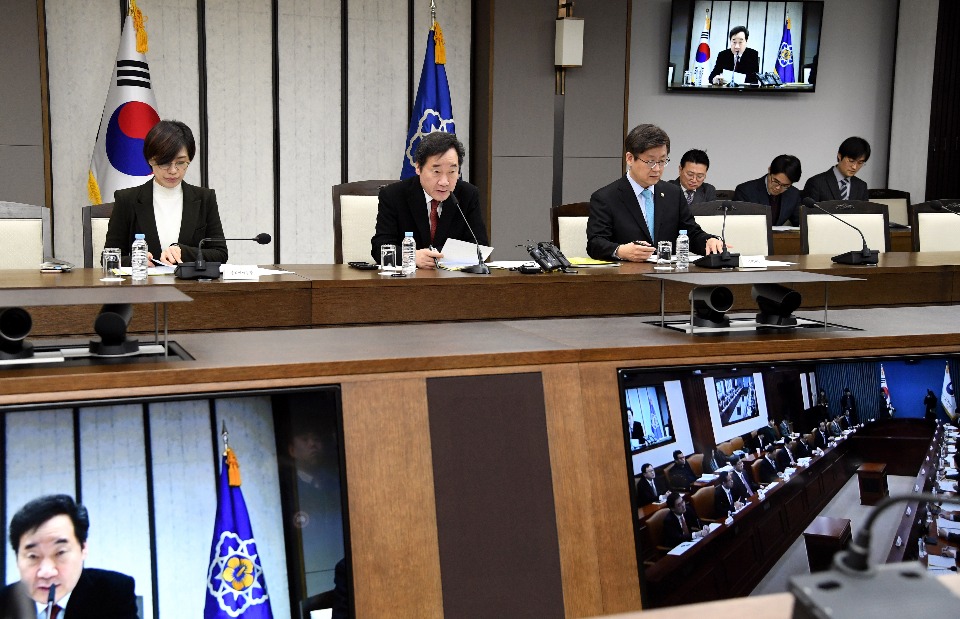 이낙연 국무총리가 22일 세종시 어진동 정부세종청사에서 열린 국정현안점검조정회의를 주재, 모두발언을 하고 있다.